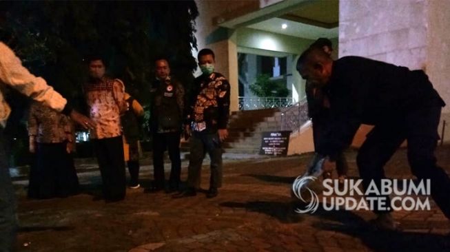 Jatuh di Masjid Agung, Plt Kalak BPBD Kabupaten Sukabumi Meninggal