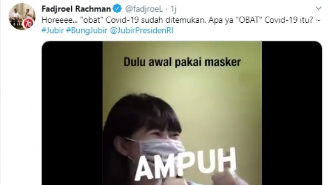 Asisten pribadi Presiden Joko Widodo, Fadroel Rachman pamerkan obat abti covid-19. - (Twitter/@fadjroelrachman)