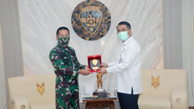 Hadapi Covid-19, Pangdam Didatangi Dekan FK Unud, IDI dan Dinkes Bali