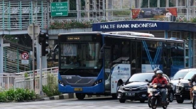 TransJakarta Stop Sementara Layanan di 10 Rute Akibat Demo, Ini Rinciannya