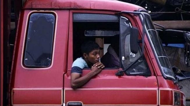 Viral Lowongan Kerja Jadi Sopir Truk dengan Gaji 40 Jutaan Rupiah, Syaratnya Bikin Geleng-Geleng Kepala