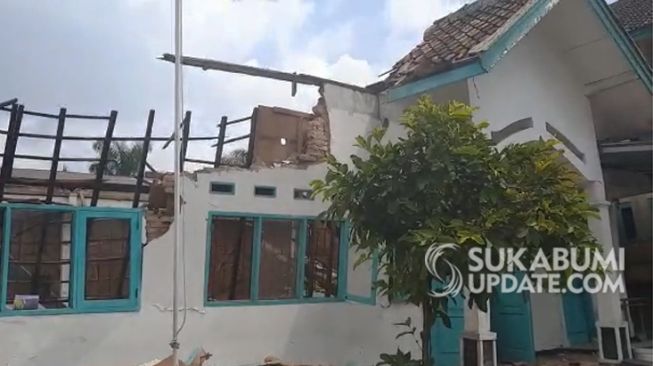 Gedung BNN Sukabumi Rubuh, 5 Staf Dilarikan ke Rumah Sakit