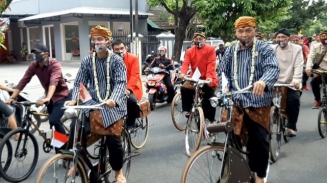 Bawaslu Solo Tegur Gibran-Teguh dan Bajo