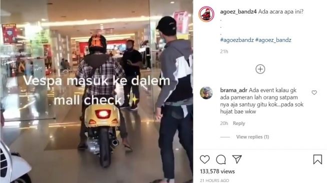 Potret Vespa Masuk Mall Bikin Geger, Aneh-aneh Aja Kelakuannya