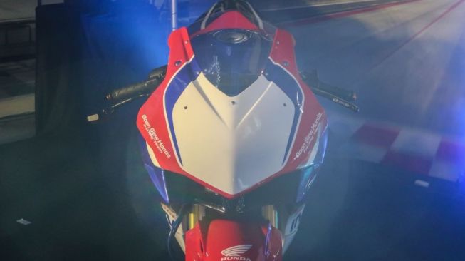 Ingin Miliki Motor Versi Balap? Honda CBR250RR Satu Ini Jawabannya