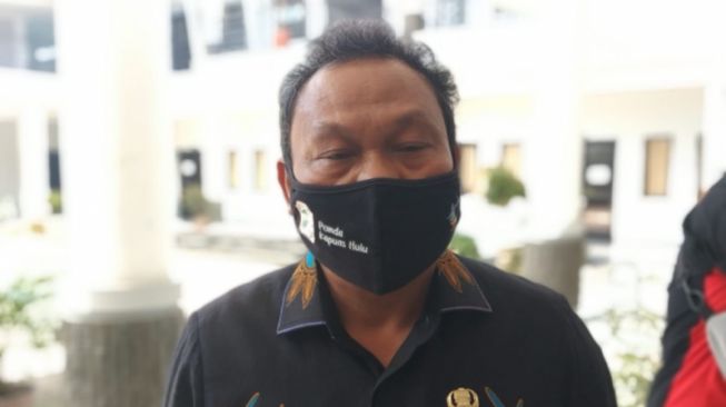 Bupati Kapuas Hulu Emosi Warganya Foto Bareng Pasien Corona