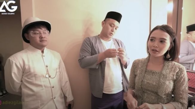 Wika Salim bersama Gilang Dirga dan Danang [YouTube/Adiez Gilang]