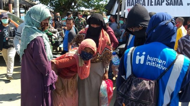 Terombang-ambing 7 Bulan di Laut, 295 Imigran Rohingya Terdampar di Aceh