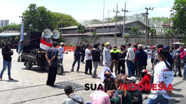 Tagih Janji, Warga Sukomulyo Gresik Demo PT KAS