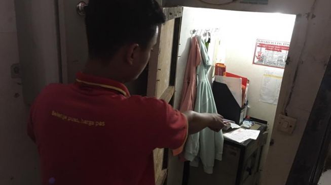 Perampokan di Alfamart Bekasi (Suara.com/Yacub)