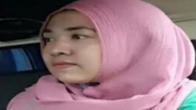 Kisah Syarifah Firdauzi, Janda Berhijab Jadi Sopir Truk untuk Hidupi 8 Anak