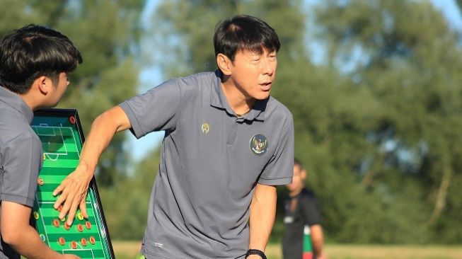 Pelatih Timnas Indonesia U-19, Shin Tae-yong, saat memimpin anak asuhannya pada latihan perdana di Kroasia (dok. PSSI)