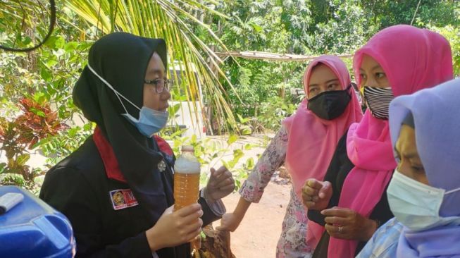 Cegah Covid-19, Mahasiswa UMM Buat Sabun Cuci Tangan Pakai Lerak