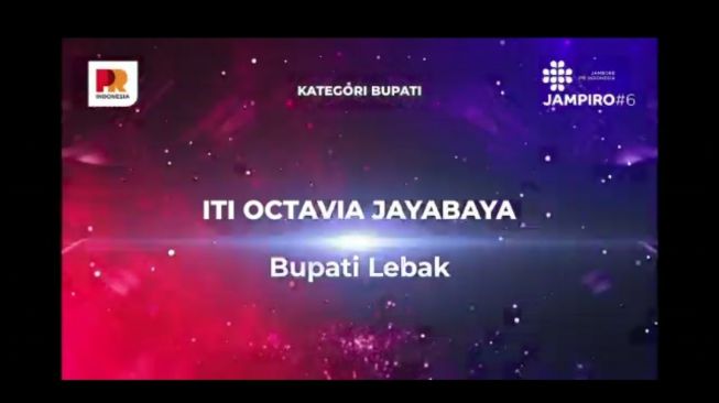 Bupati Iti Dinobatkan sebagai Pemimpin Paling Populer di Media Sosial!