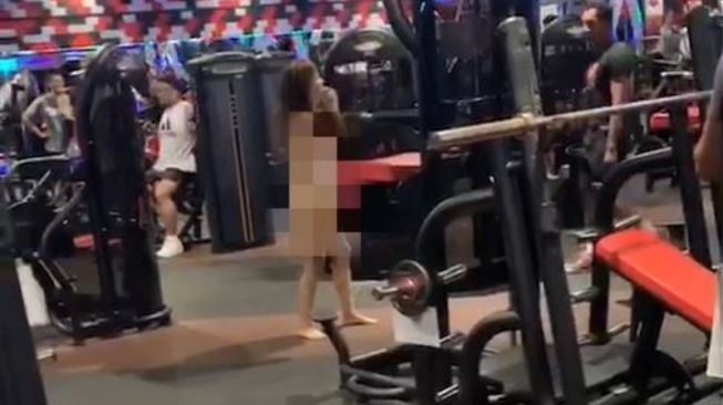 Kucing Peliharaan Dilarang Masuk, Wanita Ini Nekat Telanjang di Gym