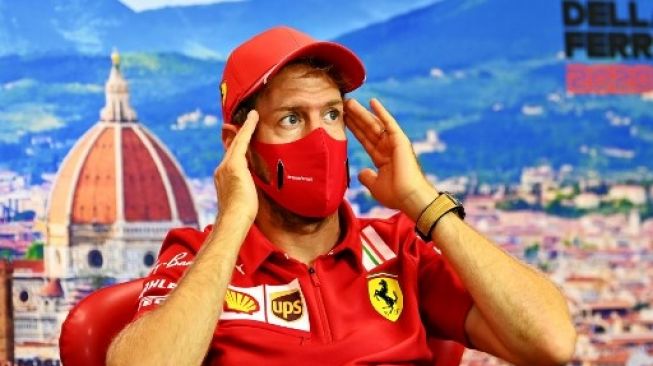 Pebalap tim Ferrari Sebastian Vettel di sesi jumpa pers Grand Prix Tuscan, Sirkuit Mugello, Kamis. (10/9/2020). [AFP]