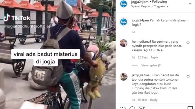 Sosok badut unik yang gemar keliling Jogjakarta pakai kostum nyentrik. - (Instagram/@Jogja24Jam)