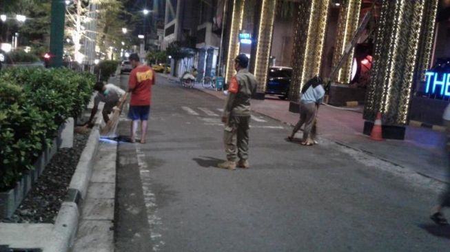 Langgar Protokol Kesehatan, 136 Orang Bersihkan Jalanan di Malioboro