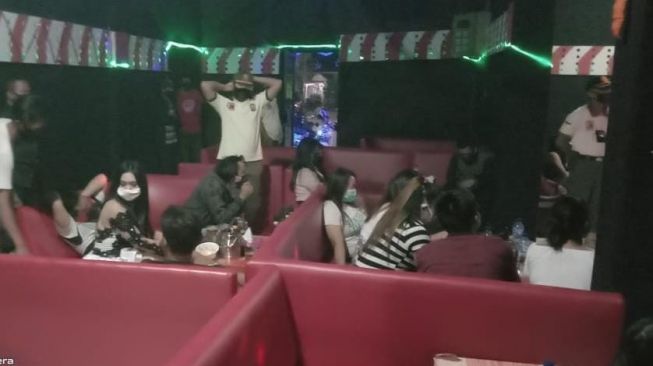 Tempat Hiburan di Kawasan Pantai Anyer Ditutup Satpol PP 