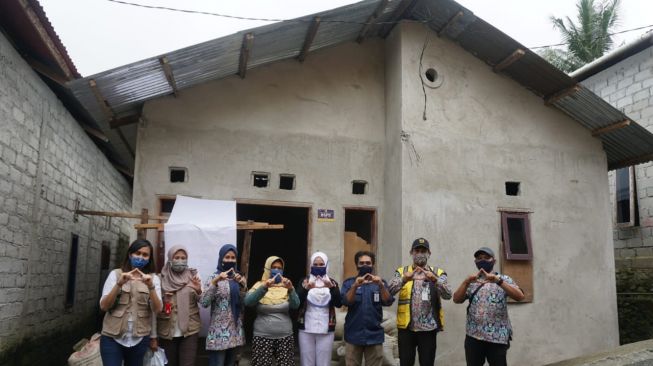 Terima Bantuan Bedah Rumah, Warga Maluku : Terima Kasih Pak Menteri
