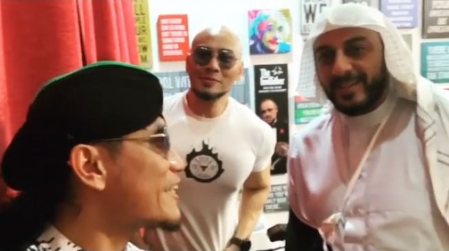 Syekh Ali Jaber, Gus Miftah dan Deddy Corbuzier sampaikan pesan ke masyarakat. - (Instagram/@gusmiftah)