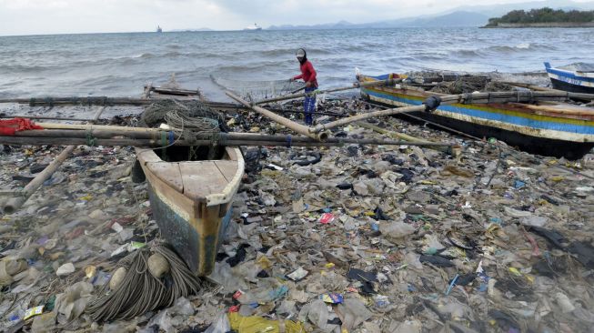 Sebut Buang Sampah Plastik ke Laut Tindakan Kriminal, Paus Fransiskus: Membunuh Bumi dan Keanekaragaman Hayati