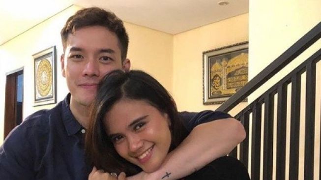 5 Artis cinta lokasi langgeng sampai pelaminan, Audi Marissa pindah agama?