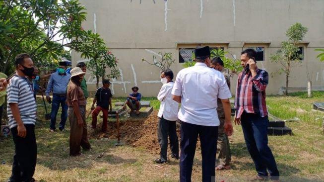 Suasana tempat pemakaman Sekda DKI Jakarta Saefullah di sekitar rumah duka, Kelurahan Rorotan, Cilincing, Jakarta Utara, Rabu (16/9/2020). [Ist]