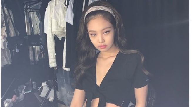 Chic Warmer, Gaya Musim Dingin Jennie BLACKPINK yang Mempesona