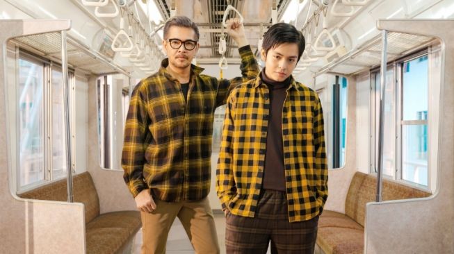 Inspiratif, Ini Mix and Match Flannel Ala Selebriti Legendaris Indonesia