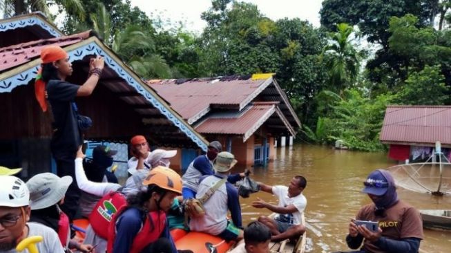 720 Jiwa Mengungsi Akibat Banjir di Melawi