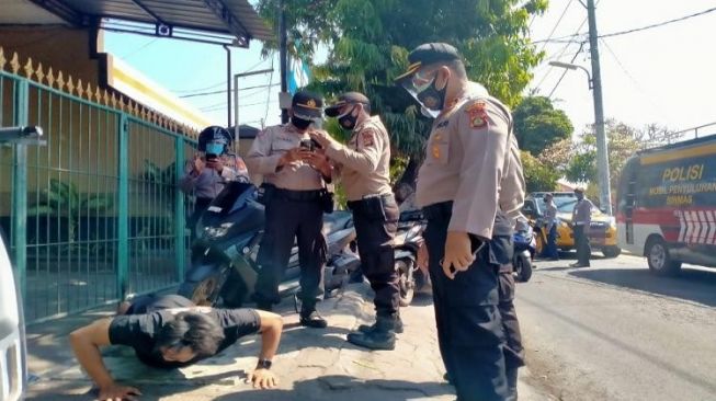 Operasi Gabungan TNI-Polri Diminta Giatkan Sidak Prokes di Desa-desa