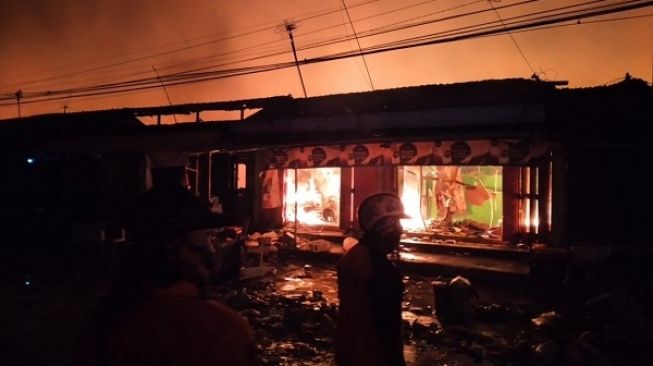 Pasar Cepogo Boyolali Terbakar, Api Diperkirakan dari Dalam Pasar.