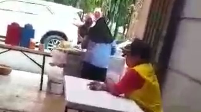 Ngaku Petugas Tegur di DKI, Bejo Ngotot Minta Dilayani Makan di Tempat