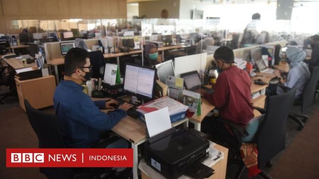 Marak Klaster Kantor Meski Sudah Divaksin, Epidemiolog Sarankan Tetap WFH