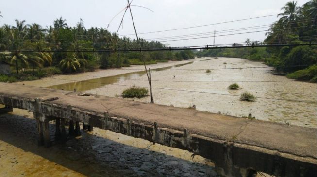 Pendangkalan Muara Sungai Cibungur Pandeglang Bikin Warga Takut