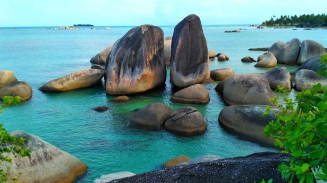 5 Pantai di Kepulauan Riau yang Wajib Kamu Datangi Saat Liburan