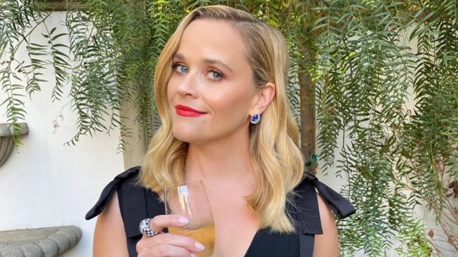 Tampilan Karpet Merah Para Selebriti di Emmy Awards (Instagram/ Reese Witherspoon)