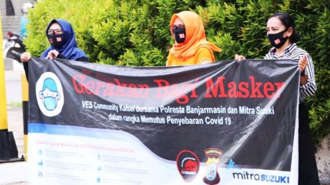 Kolaborasi, Polresta Banjarmasin dan Ves Community Bagikan Masker