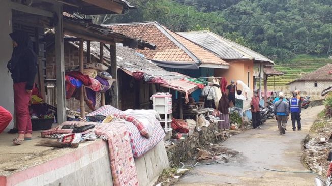 Banjir Bandang Pamijahan Bogor, Warga Berlarian 'Dikejar' Air dari Gunung