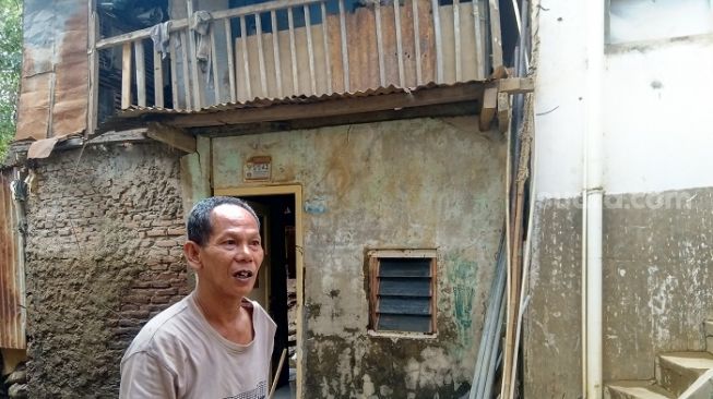 Pernah Banjir Seatap Rumah, Manaf Pasrah Jika Jakarta Masuk Musim Hujan