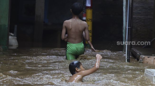 Jelang Musim Hujan, Anies Minta Banjir Harus Surut dalam Waktu 6 Jam