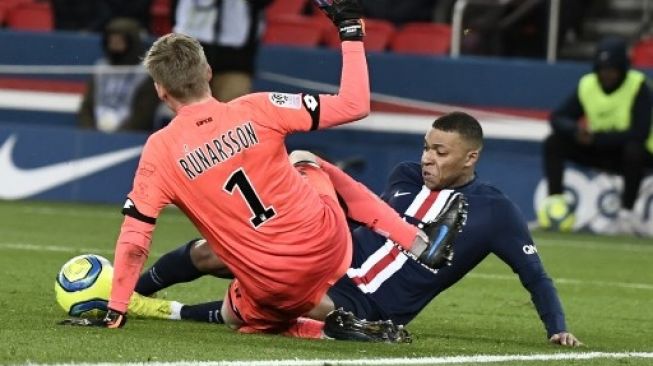 Arsenal Resmi Rekrut Kiper Alex Runarsson dari Dijon