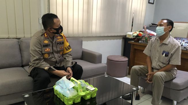 Paslon Ngeyel Bawa Massa Saat Ambil Nomor Urut, Polres Gresik Siap Bubarkan