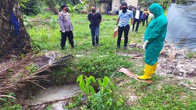 Inilah Sumur Tempat Mayat yang Diduga Pemilik Mobil Rental Ditemukan