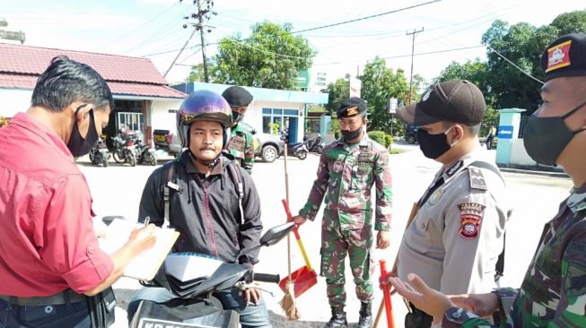 Kelakuan Aneh Pelanggar PSBB, Ancam Hancurkan Dunia sampai Mau Ditembak