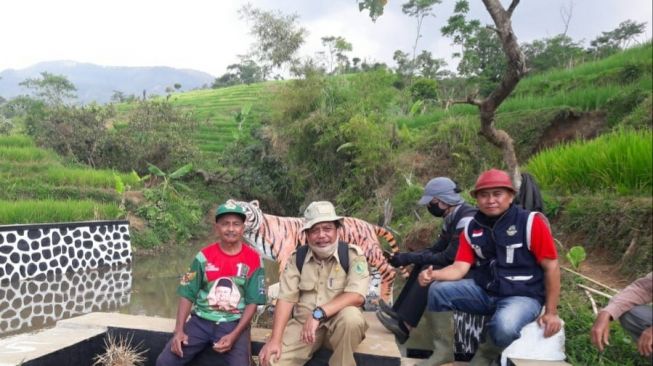 Pembangunan dam parit oleh Kementerian Pertanian. (Dok : Kementan). 