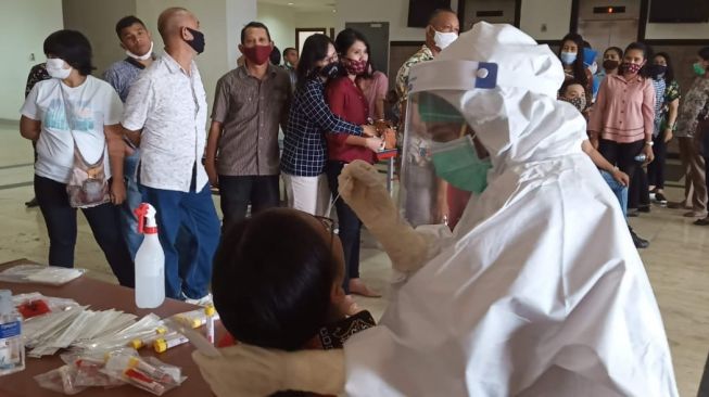 Dua Alat PCR di Laboratorium Rusak, DPRD Maluku Tunda Tes Swab