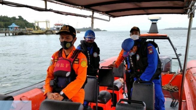 Kapal Sampan Ditabrak Tugboat, Satu Pemancing Hilang di Dekat Pulau Buaya