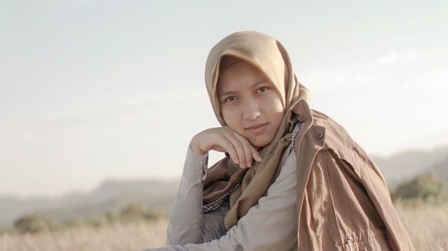 7 Bahan Hijab Anti Letoy, Gampang Dibentuk dan Awet Rapinya